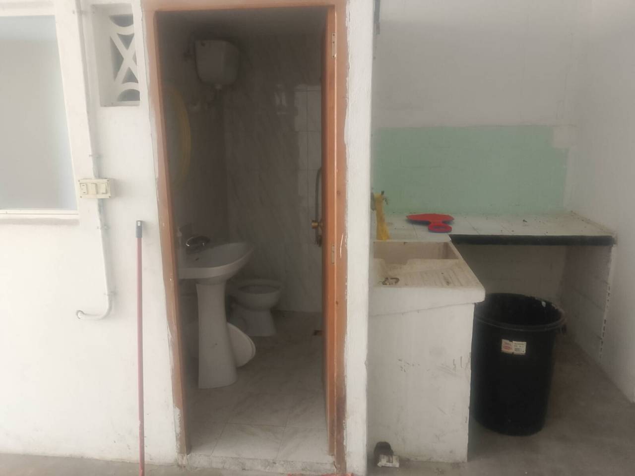 locales-comerciales en oliva · nucli-urba 100000.00€