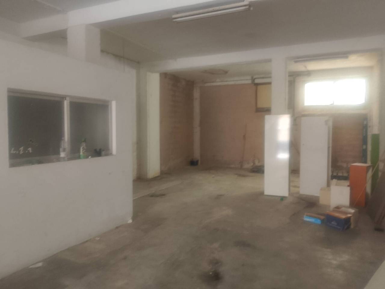 locales-comerciales en oliva · nucli-urba 100000.00€
