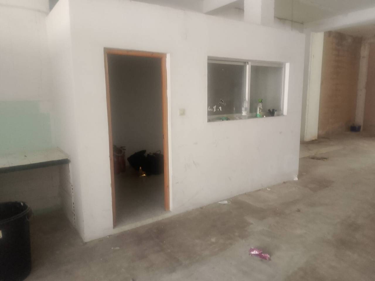 locales-comerciales en oliva · nucli-urba 100000.00€