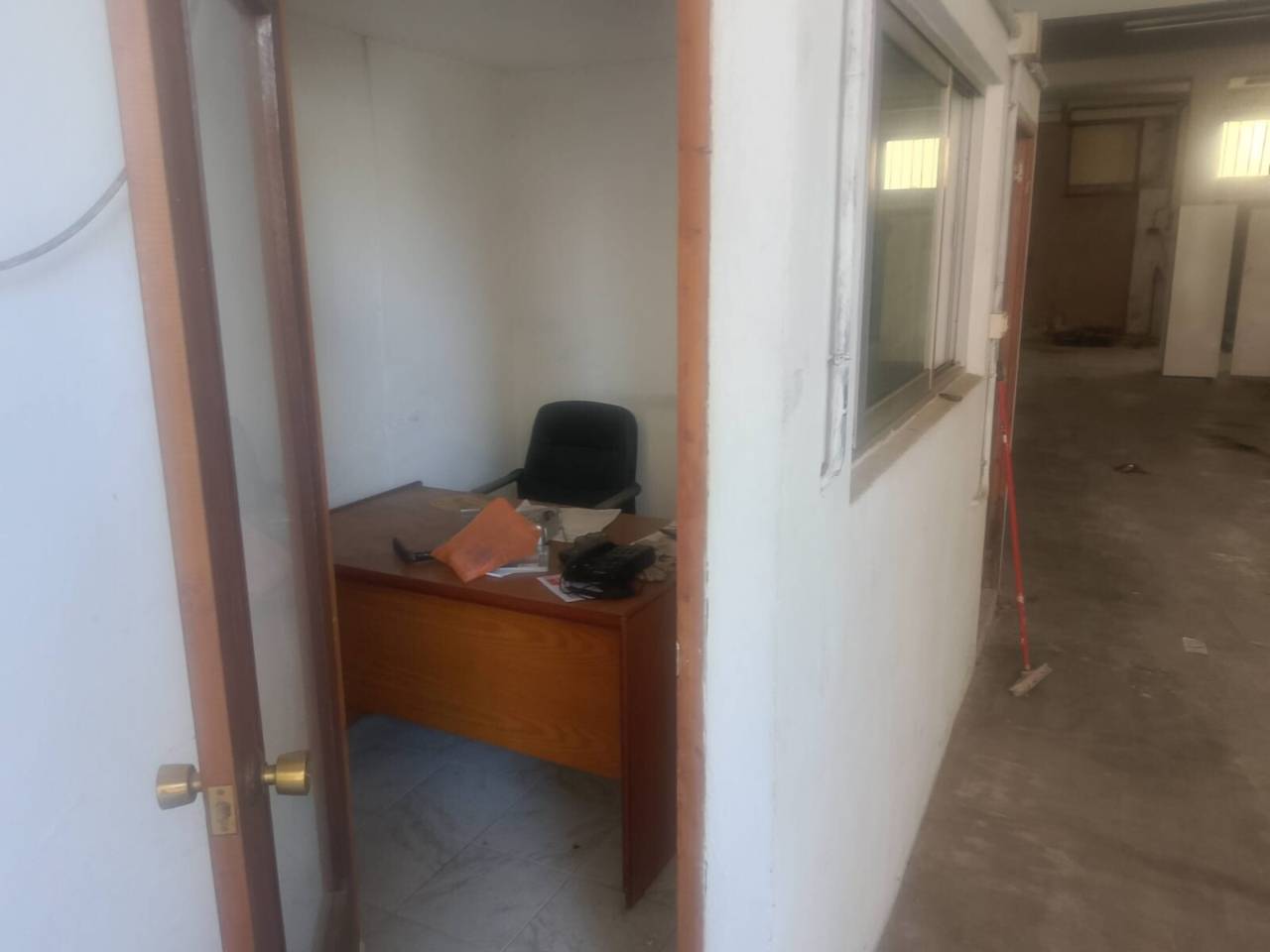 locales-comerciales en oliva · nucli-urba 100000.00€