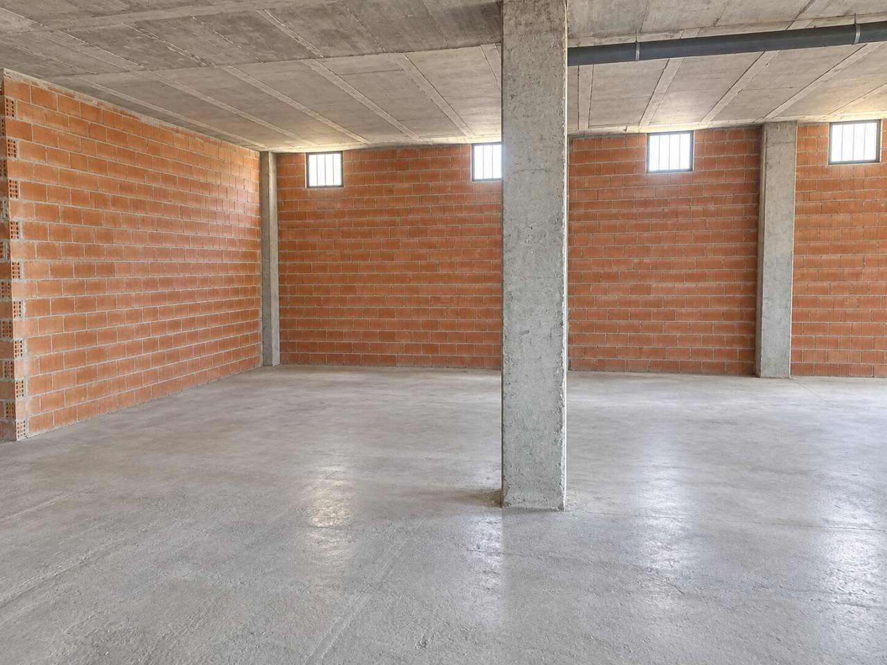 locales-comerciales en oliva · nucli-urba €