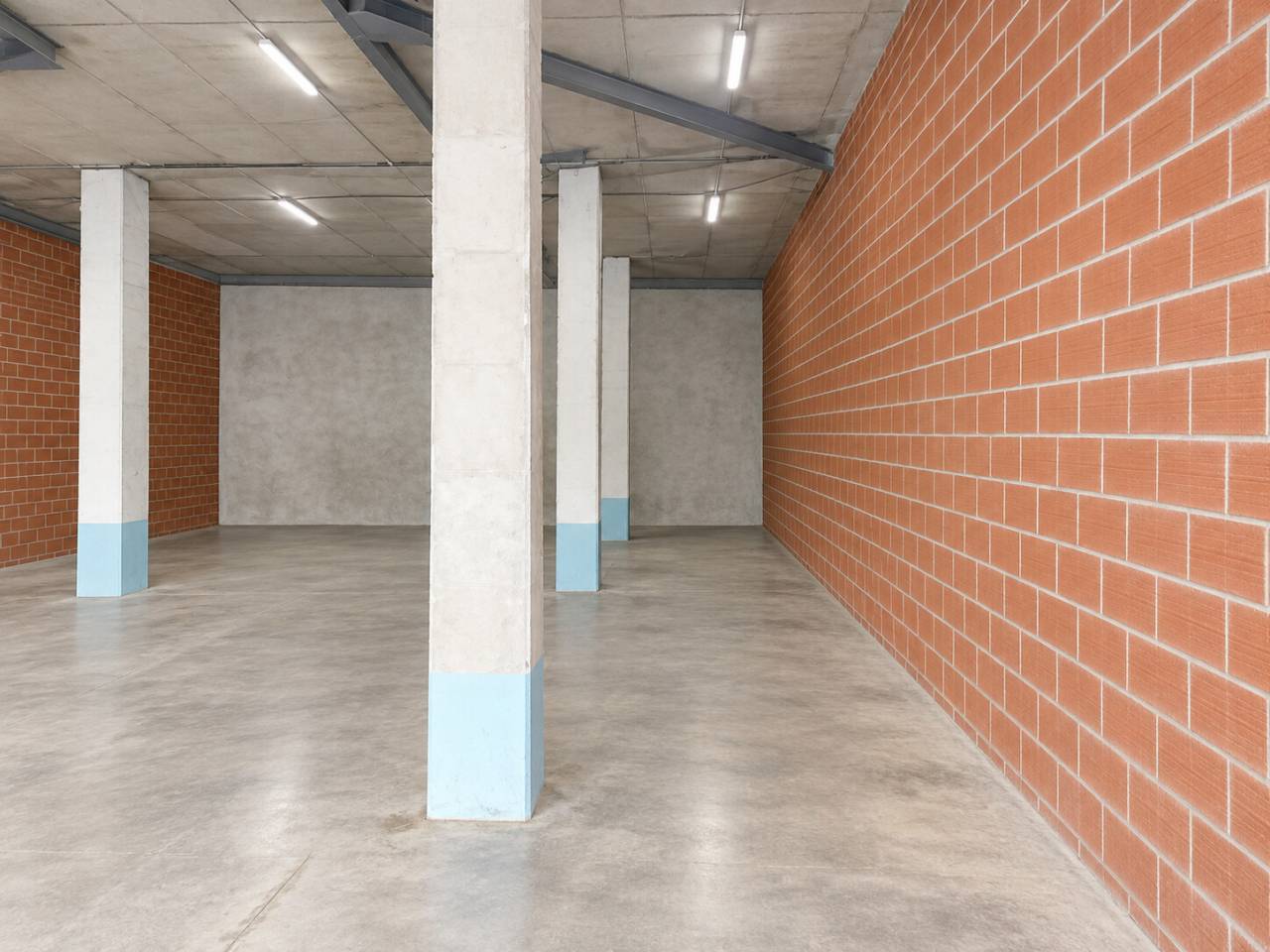 locales-comerciales en oliva · nucli-urba €