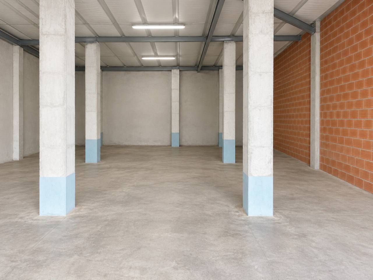 locales-comerciales en oliva · nucli-urba €