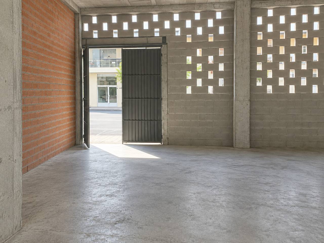 locales-comerciales en oliva · nucli-urba €