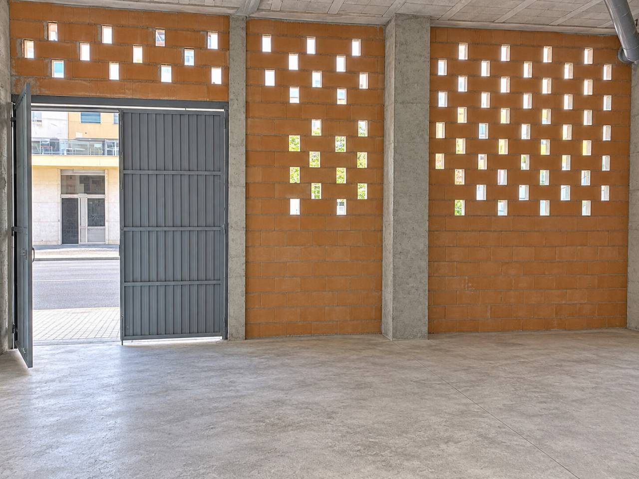 locales-comerciales en oliva · nucli-urba €