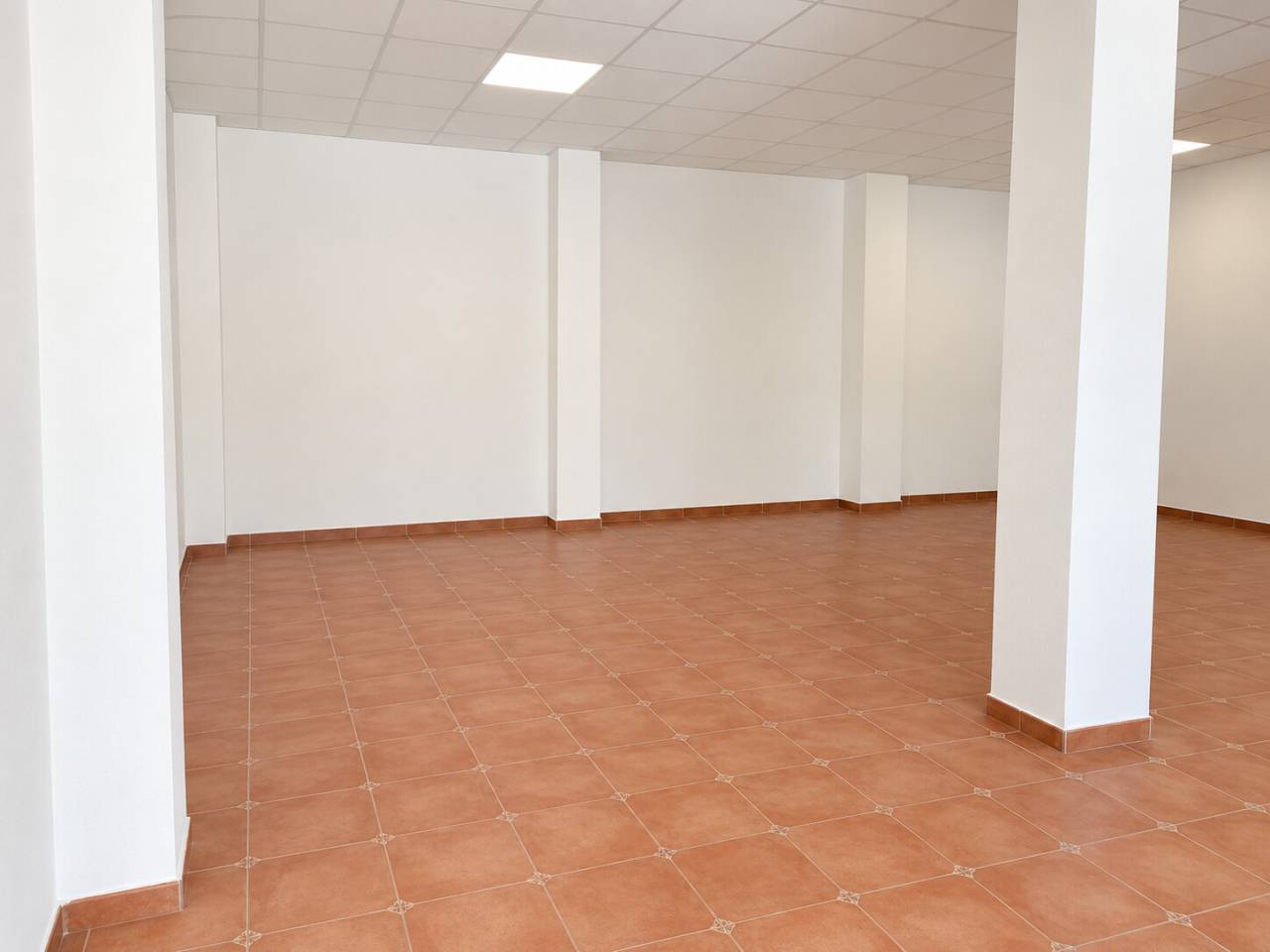 locales-comerciales en oliva · nucli-urba €