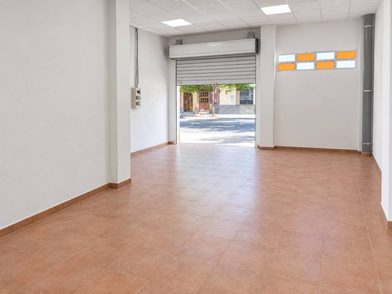 locales-comerciales en oliva · nucli-urba €