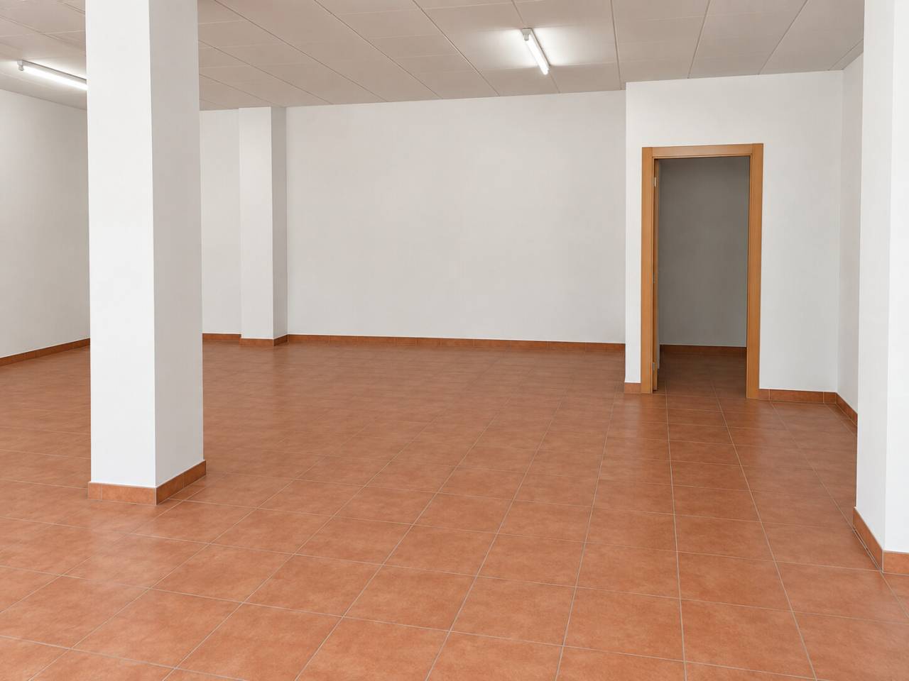 locales-comerciales en oliva · nucli-urba €
