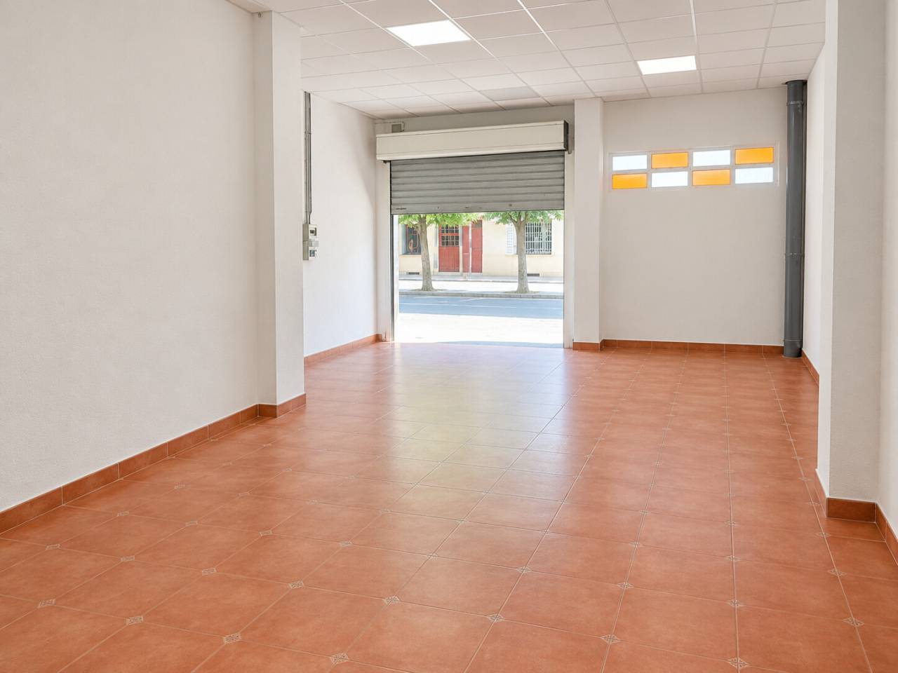 locales-comerciales en oliva · nucli-urba €