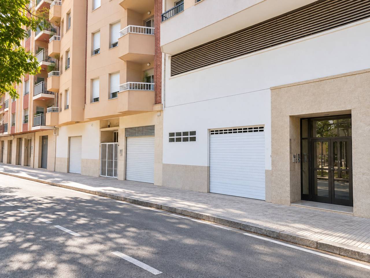 locales-comerciales en oliva · nucli-urba €