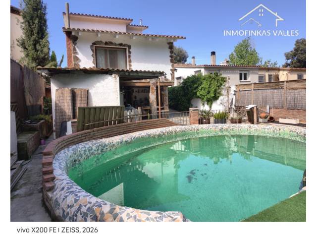 Casa independiente zona centro cívico — Santa Eulàlia de Ronçana