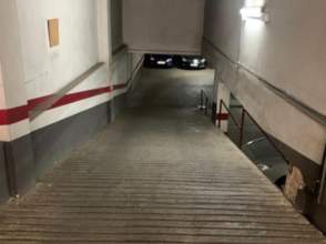 Parquing en lloguer en Sant Narcís-Pare Coll de 2ª mà - 6892