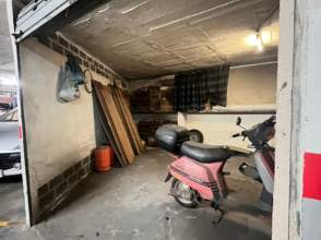 Pack de 2 plazas de garaje cerradas en Sant Narcís de 2ª mano - 7821