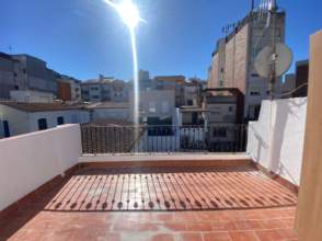 En venta Edificio compuesto de 2 viviendas y almacén de 2ª mano - 7991