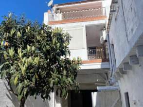 En venta Edificio compuesto de 2 viviendas y almacén de 2ª mano - 7991