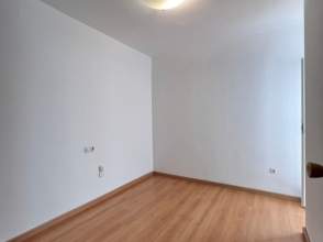 Piso de alquiler zona centro-Bonastruc de Porta de 2ª mano - 8091
