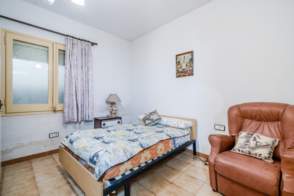 Venta de chalet unifamiliar en Salt de 2ª mano - 9316