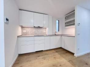Alquiler de piso Contrato Temporal- VIVIENDA NO HABITUAL en Girona Capital de 2ª mano - 9326