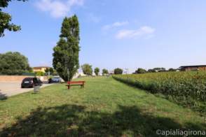 Venda de terreny a Riudellots de la Selva de nova construcció - 9392