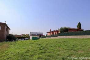 Venta de terreno en Riudellots de la Selva