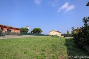 Venda de terreny a Riudellots de la Selva de nova construcció - 9392