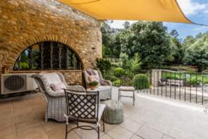 Venda de masia a Esponellà de 2ª mà - 9407