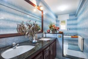 Venta de una villa en Cornellà del Terri de 2ª mano - 9531