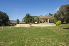 Venta de una villa en Cornellà del Terri de 2ª mano - 9531