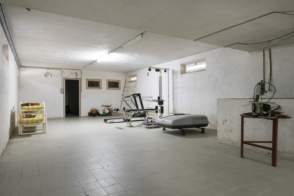 Venta de una villa en Cornellà del Terri de 2ª mano - 9531