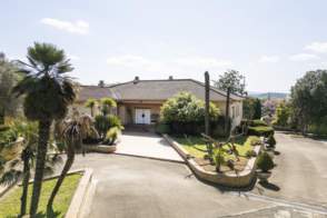 Venta de una villa en Cornellà del Terri de 2ª mano - 9531