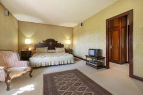 Venta de una villa en Cornellà del Terri de 2ª mano - 9531