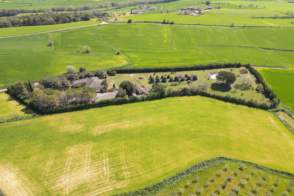 Venta de una villa en Cornellà del Terri de 2ª mano - 9531