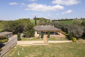 Venta de una villa en Cornellà del Terri