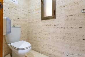 Venta de local comercial en Girona Capital de 2ª mano - 9556