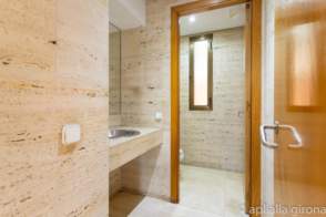 Venta de local comercial en Girona Capital de 2ª mano - 9556