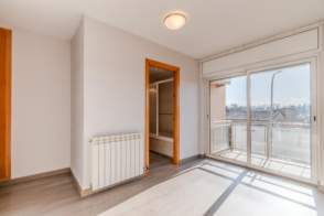 Venta de piso en Riudellots de la Selva de 2ª mano - 9596