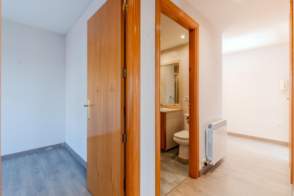 Venta de piso en Riudellots de la Selva de 2ª mano - 9596