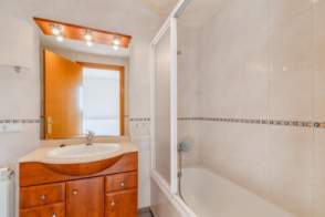 Venta de piso en Riudellots de la Selva de 2ª mano - 9596