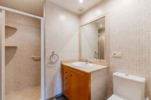 Venta de piso en Riudellots de la Selva de 2ª mano - 9596