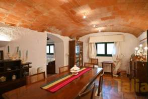 Venta de una encantadora villa campestre en Bellcaire d'Empordà de 2ª mano - 9601