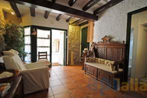 Venta de una encantadora villa campestre en Bellcaire d'Empordà de 2ª mano - 9601