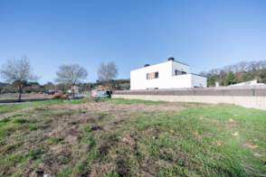 Venta de solar en Sant Julià de Ramis de nueva construcción - 9656