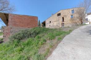 Venda de Masia a Esponellà de 2ª mà - 9702