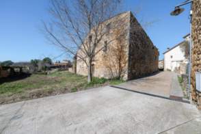 Venda de Masia a Esponellà de 2ª mà - 9702