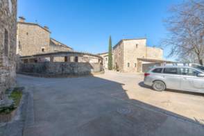 Venda de Masia a Esponellà de 2ª mà - 9702