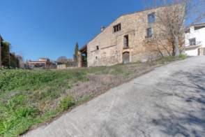 Venda de Masia a Esponellà de 2ª mà - 9702