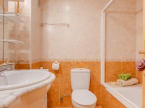 Venta de piso amplio y adaptado en Salt, La Massana de 2ª mano - 9836