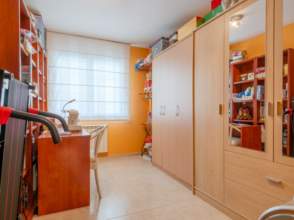 Venta de piso amplio y adaptado en Salt, La Massana de 2ª mano - 9836