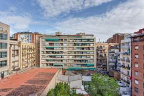Venta de piso exterior de 3 habitaciones en La Sagrada Família, Barcelona Capital de 2ª mano - 9886