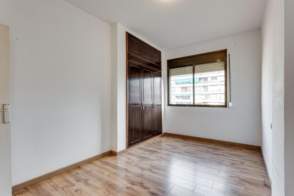 Venta de piso exterior de 3 habitaciones en La Sagrada Família, Barcelona Capital de 2ª mano - 9886